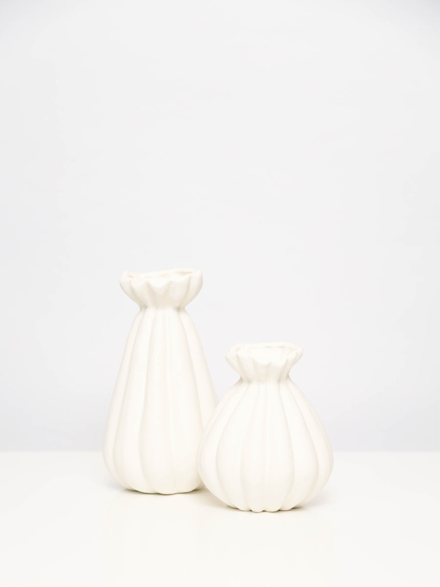WhiteTorbaBudVaseSmall_Large_afc3d9aa-879f-4ddf-bd27-2a00b69d432d.jpg