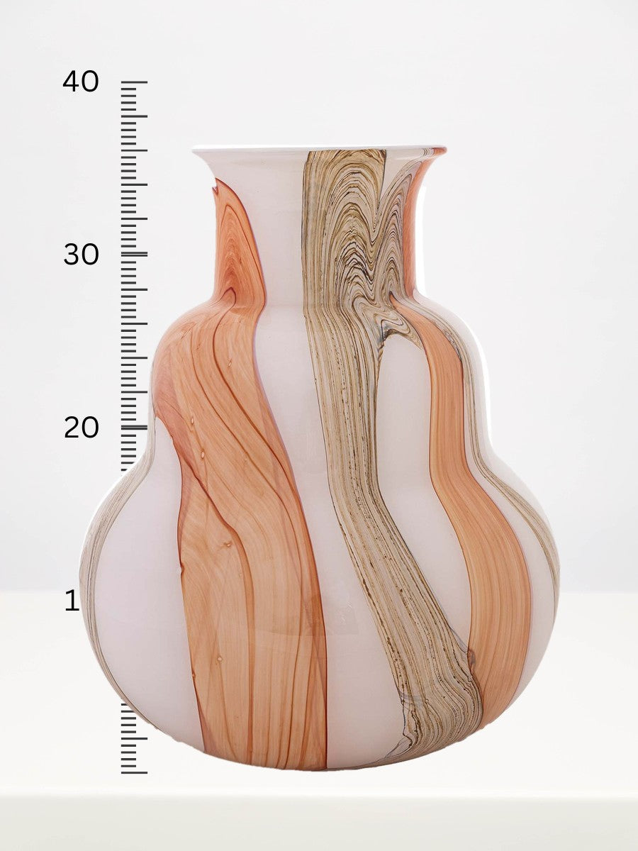 Fidrio - Figura Beach - 35cm next to a centimetre ruler showing its height