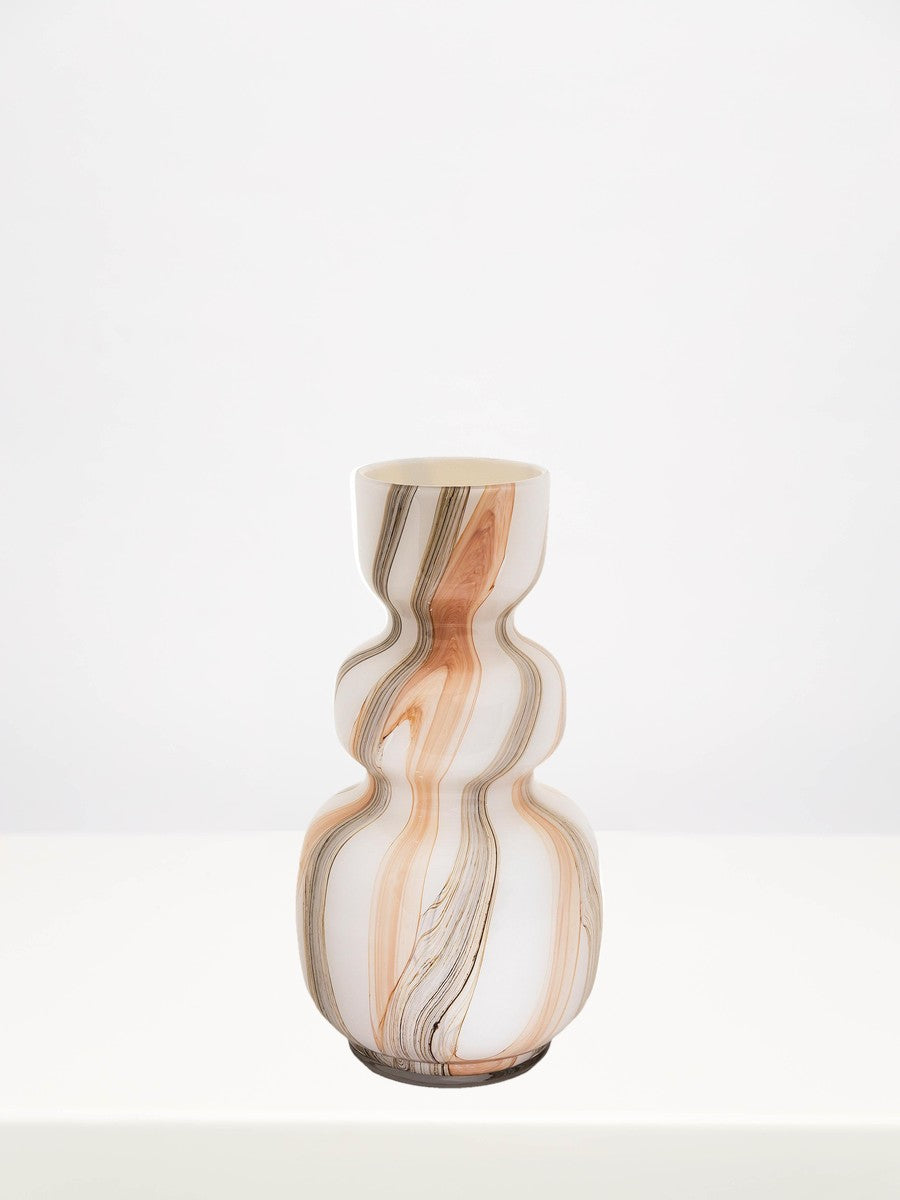 Fidrio - Liona Beach - 25cm on a white table against a soft grey wall