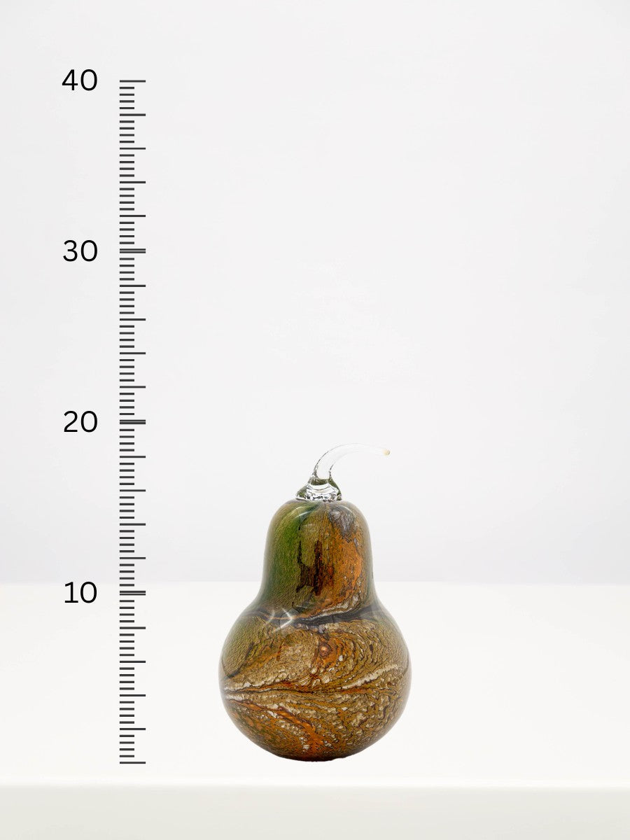Fidrio - Pear Indian Summer - 18cm next to a centimetre ruler showing its height